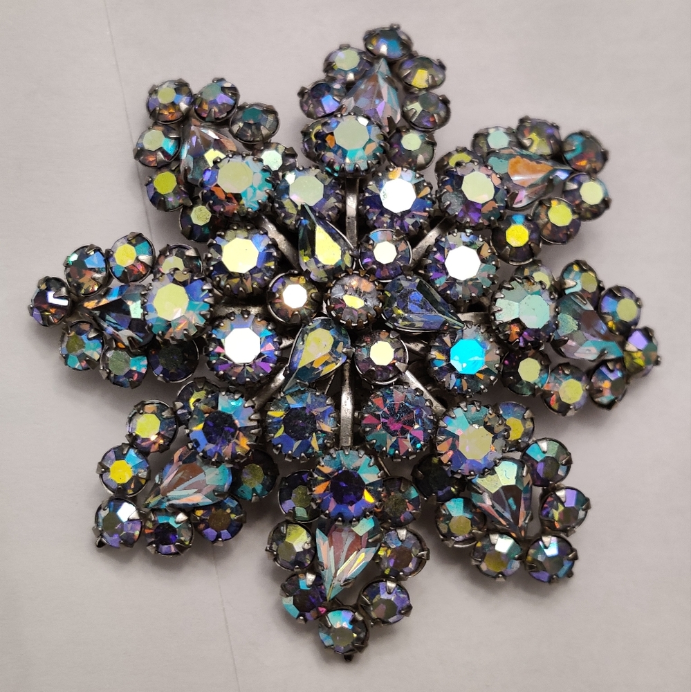 Sparkly Austrian Crystals Snowflake Brooch Vintage 60s